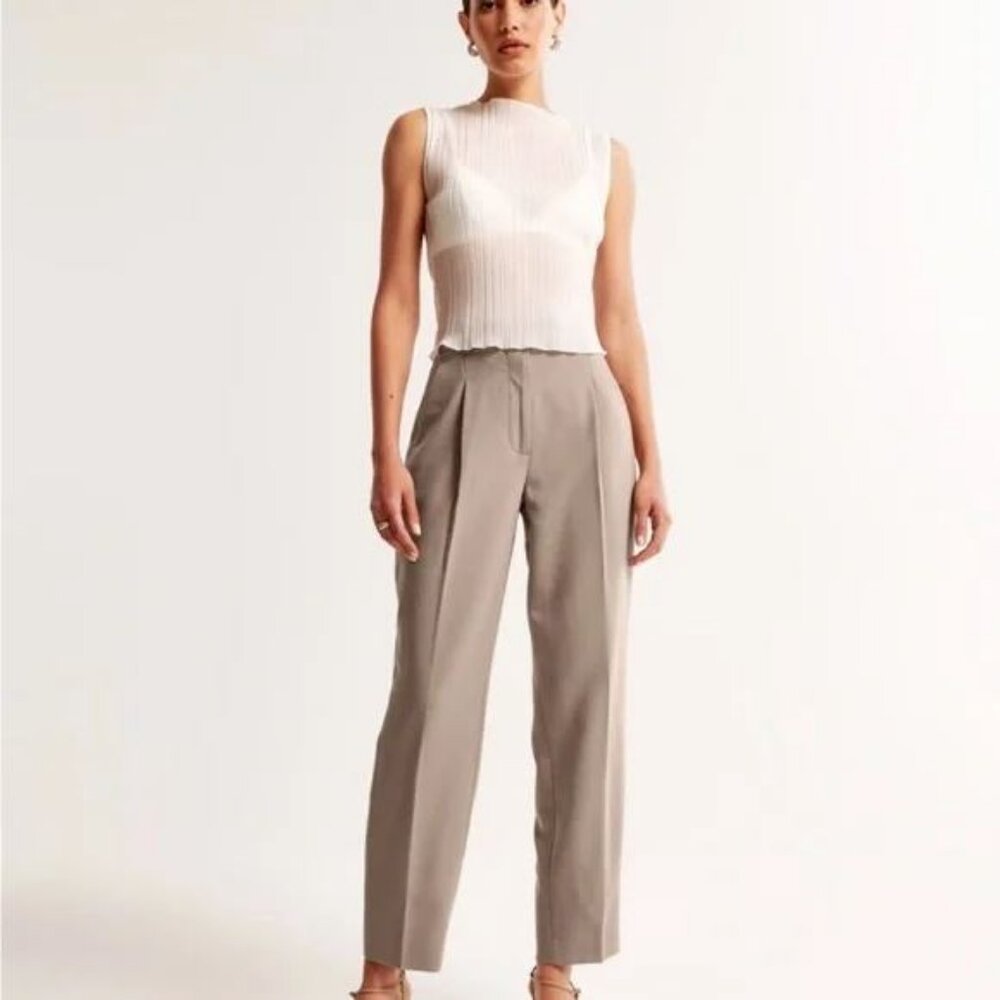Abercrombie & Fitch Ankle Grazing Tapered Tailored Pant